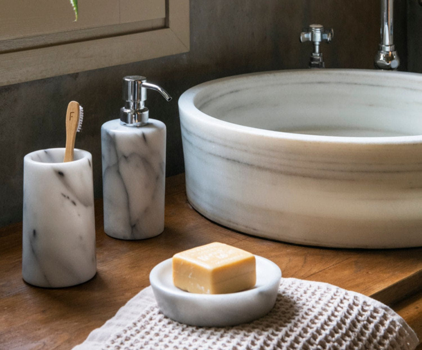 White Marble Toothbrush Cup