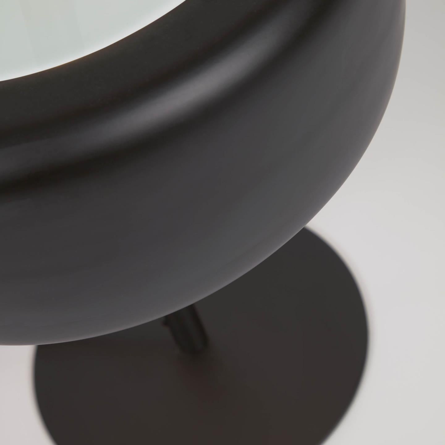 Black Metal Table Lamp