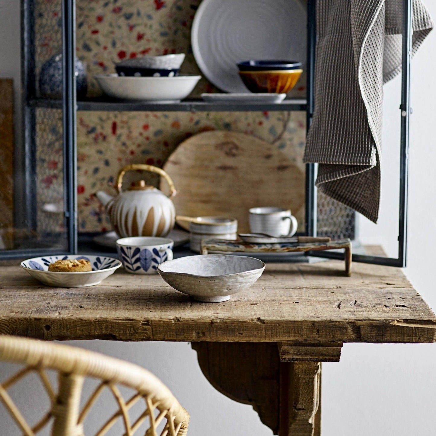 Ceramic Teapot W/Teastrainer