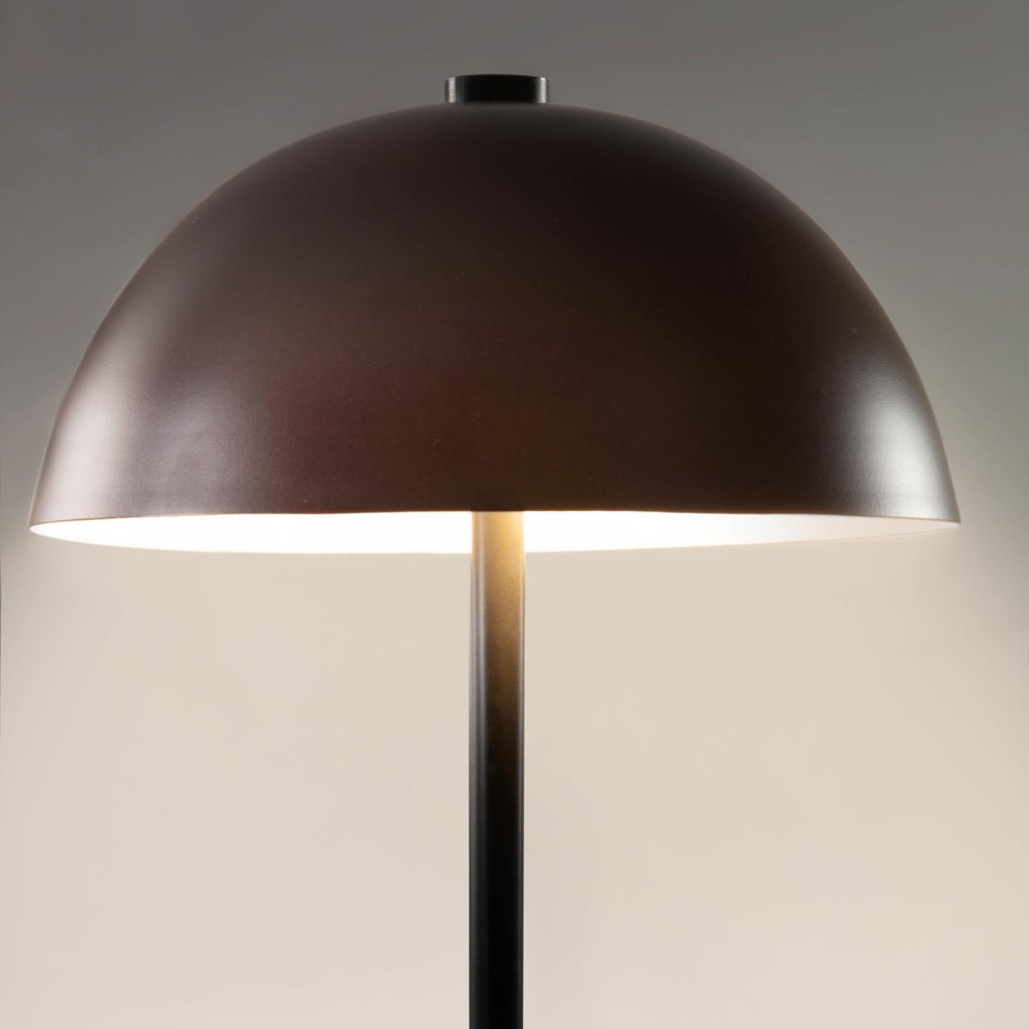 Round Metal Table Lamp