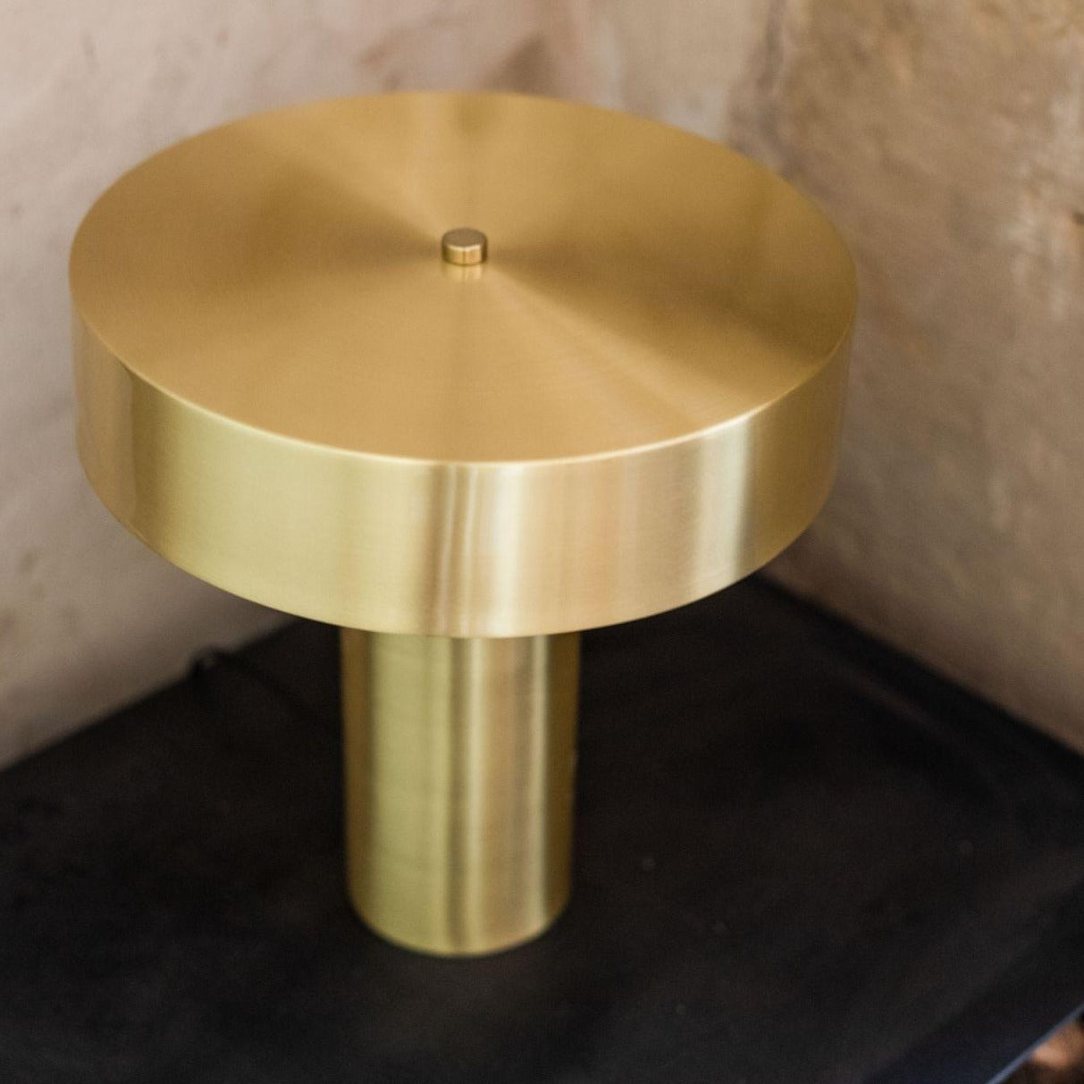 Round Metal Table Lamp