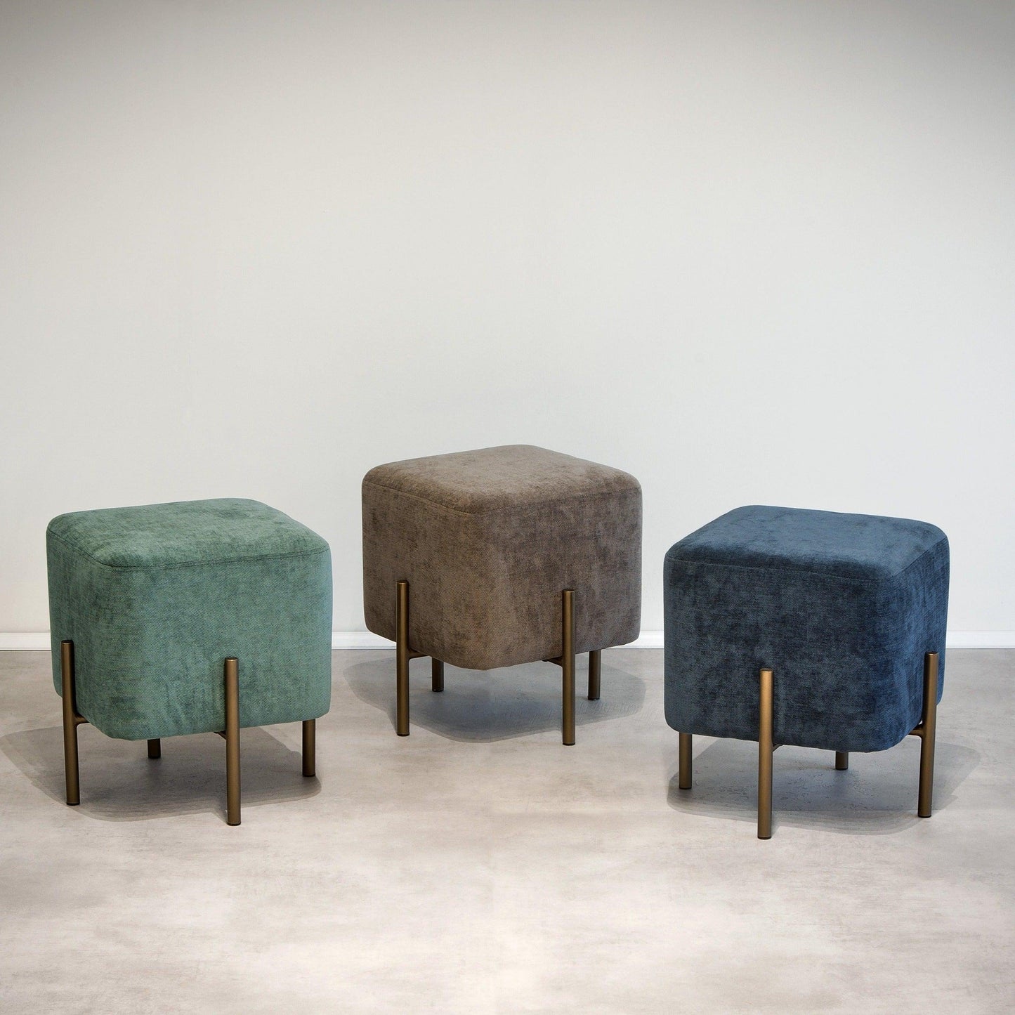 Velour Pouf W/Metal