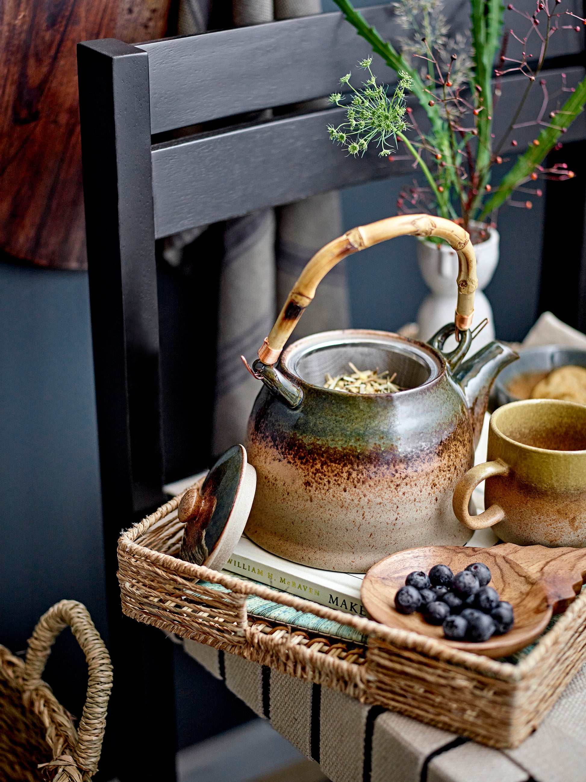 Green Teapot w/Teastrainer