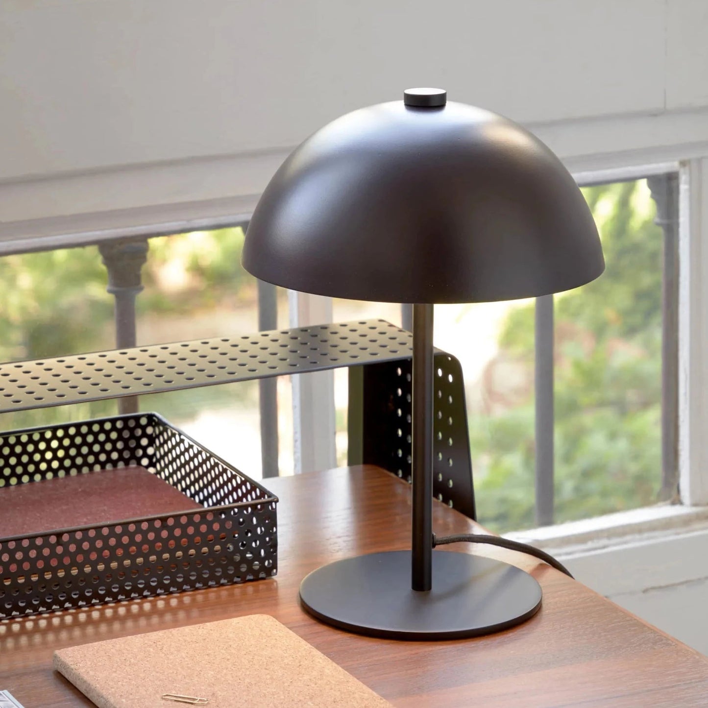 Round Metal Table Lamp
